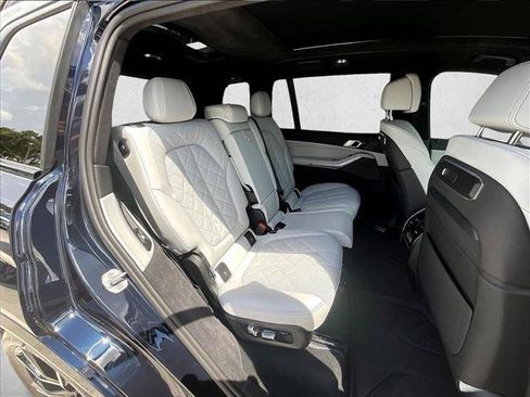 Used 2025 BMW X7 xDrive40i w/ M Sport Package AWD/4WD image 26