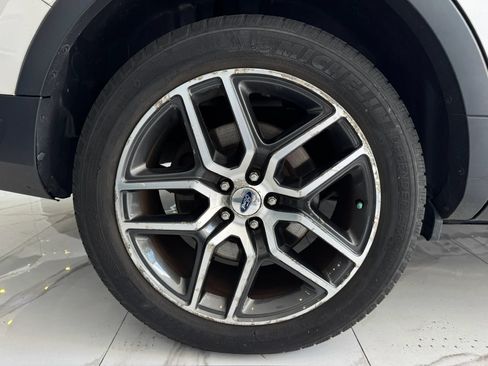 Used 2018 Ford Explorer Sport AWD/4WD image 10