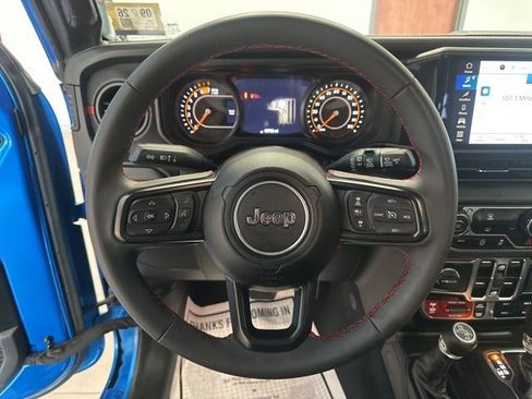 Used 2024 Jeep Wrangler Unlimited Rubicon image 27