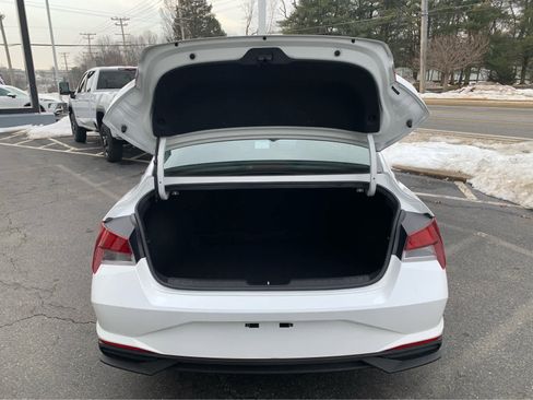 Used 2023 Hyundai Elantra SEL w/ Convenience Package image 5