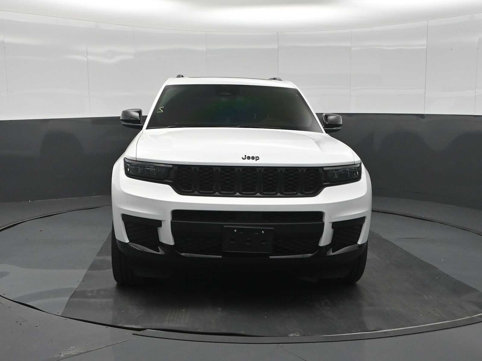 Used 2023 Jeep Grand Cherokee L Laredo AWD/4WD image 3