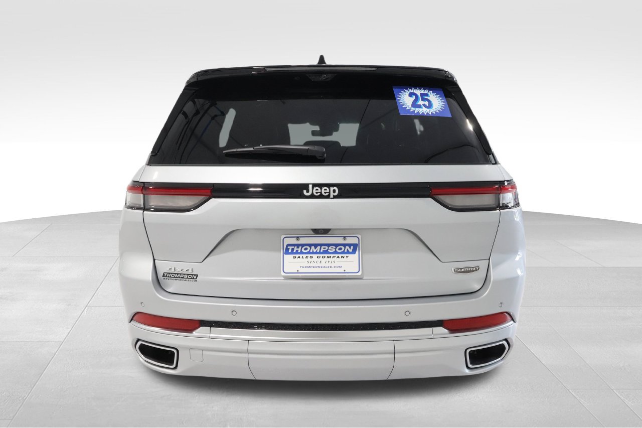 Used 2025 Jeep Grand Cherokee Summit w/ Adv Protech Group IV AWD/4WD image 3