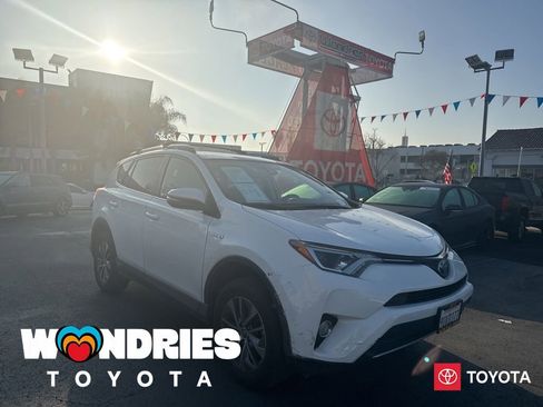 Used 2018 Toyota RAV4 XLE w/ Carpet Mat Package image 1