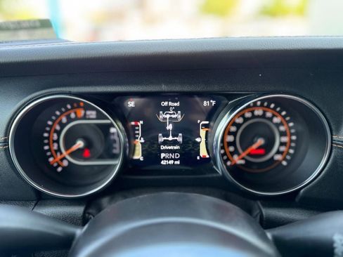 Used 2021 Jeep Wrangler Unlimited Sahara AWD/4WD image 15