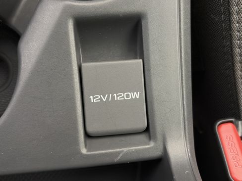 Used 2025 Subaru Crosstrek 2.5i Premium AWD/4WD image 25