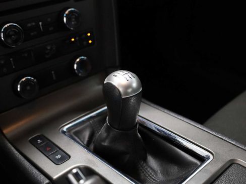 Used 2014 Ford Mustang Coupe RWD image 25