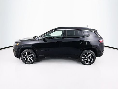 Used 2025 Jeep Compass Limited w/ Elite Group image 4
