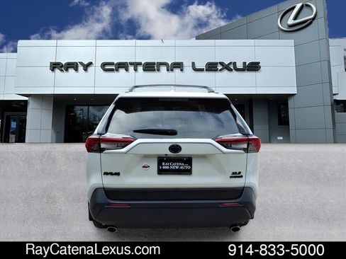 Used 2023 Toyota RAV4 Limited image 5