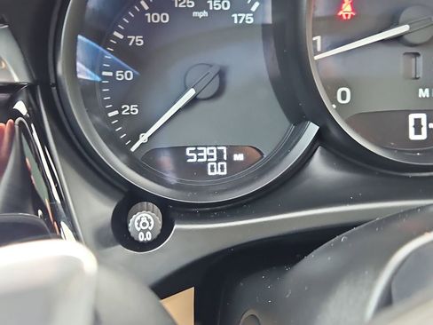 Certified 2025 Porsche Macan image 14