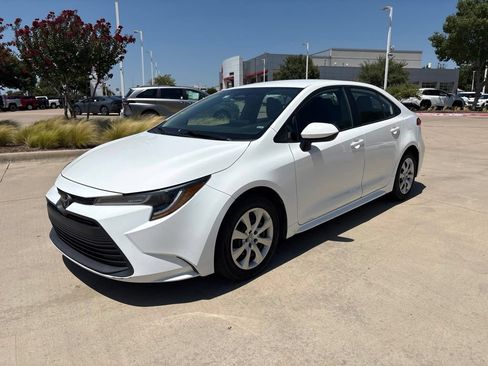 Used 2024 Toyota Corolla LE FWD image 1