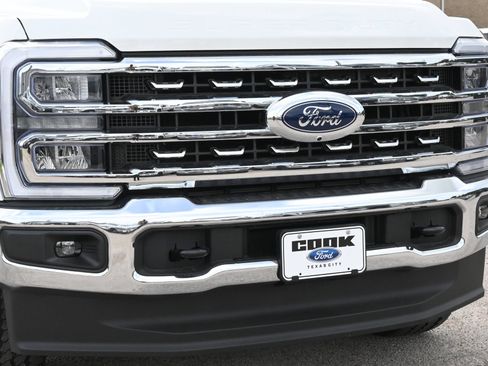 New 2026 Ford F250 Lariat w/ FX4 Off-Road Package AWD/4WD image 24