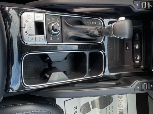 Used 2022 Kia Telluride SX w/ SX Prestige Package image 22