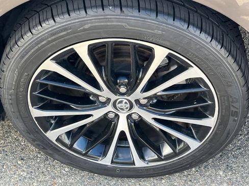 Used 2020 Toyota Camry SE image 22