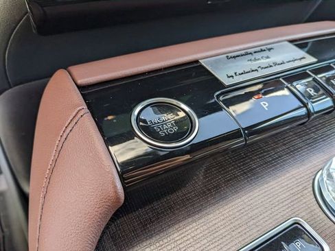 Used 2025 Lincoln Navigator Reserve image 29