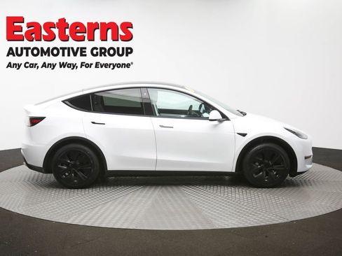Used 2022 Tesla Model Y Long Range image 40