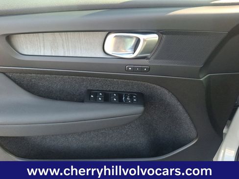 Certified 2025 Volvo XC40 B5 Core w/ Protection Package Premier image 13