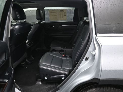 Used 2017 Toyota Highlander Limited w/ Protection Package #3 AWD/4WD image 31