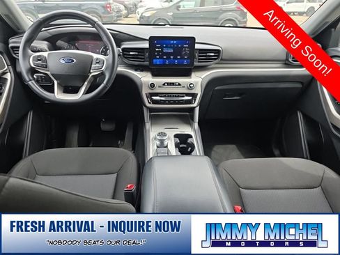 Used 2023 Ford Explorer XLT AWD/4WD image 6