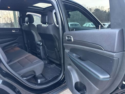 Used 2018 Jeep Grand Cherokee Laredo image 16