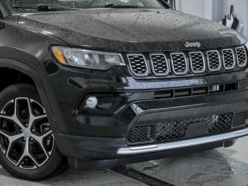 Used 2024 Jeep Compass Limited AWD/4WD image 3