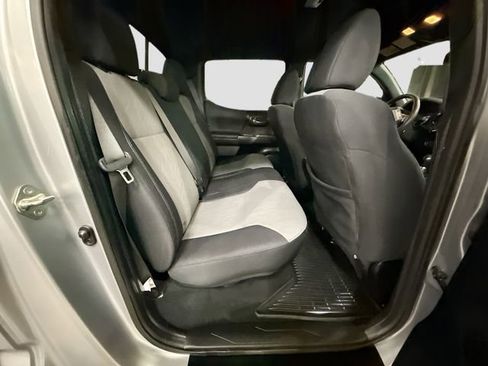 Used 2020 Toyota Tacoma TRD Off-Road image 25