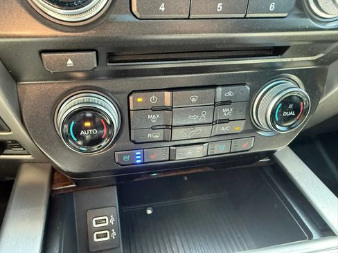 Used 2017 Ford F150 Platinum w/ Equipment Group 701A Luxury AWD/4WD image 11