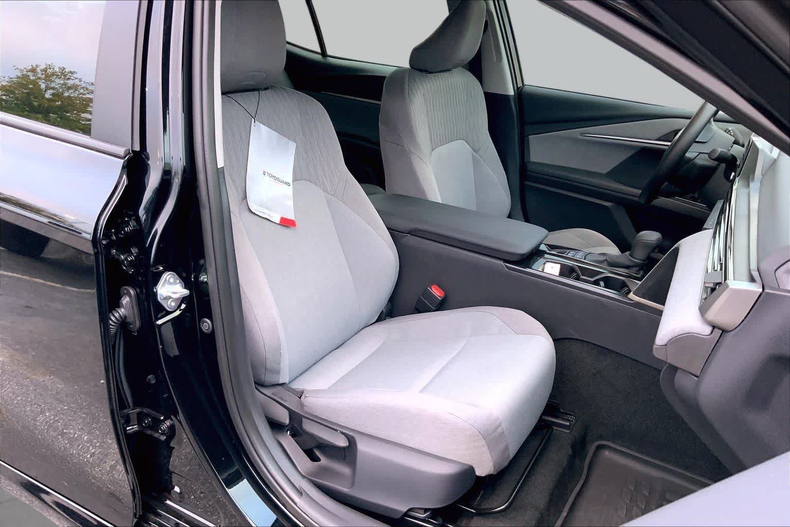 Used 2026 Toyota Camry LE w/ Convenience Package FWD image 8