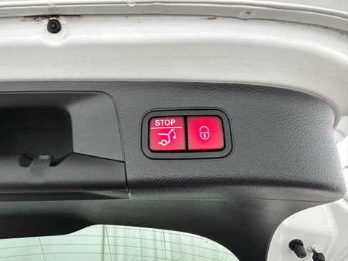 Used 2025 Mercedes-Benz GLA 250 4MATIC image 37