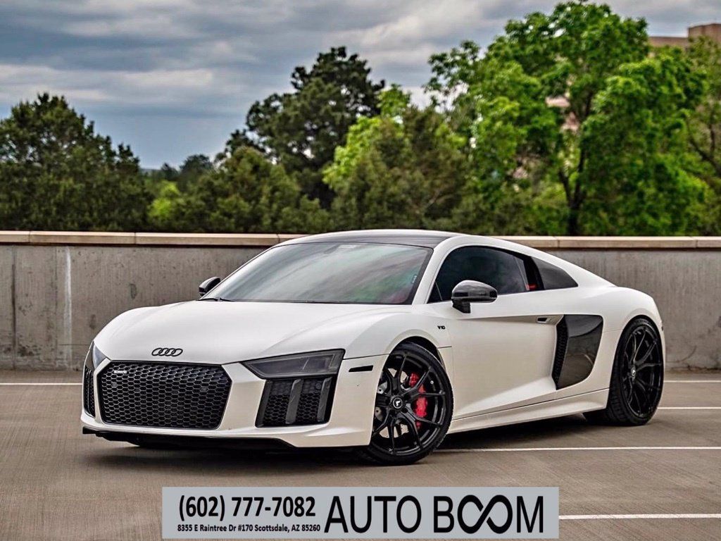 Used 2017 Audi R8 V10 w/ Carbon Exterior Package AWD/4WD image 1
