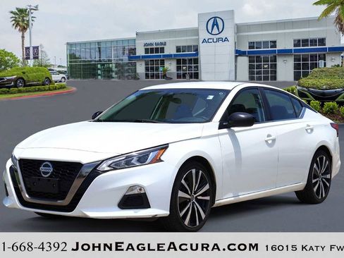 Used 2021 Nissan Altima 2.5 SR FWD image 1