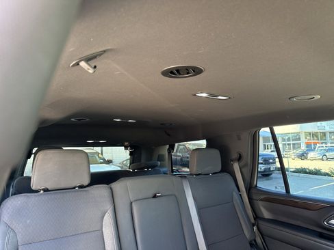 Used 2022 GMC Yukon SLE image 9