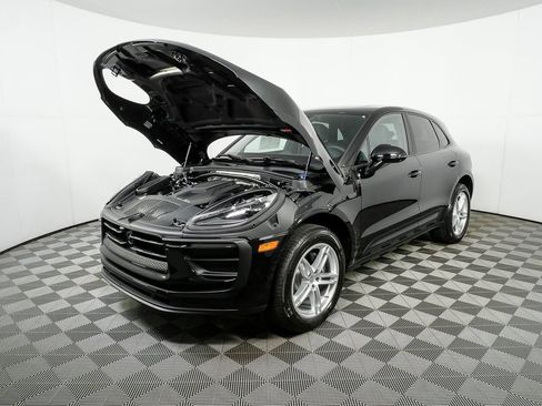 Used 2026 Porsche Macan AWD/4WD image 35