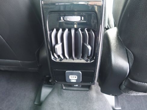 Used 2022 Jeep Compass Limited image 36