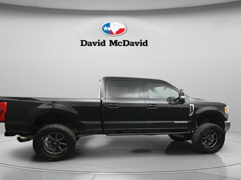 Used 2017 Ford F250 Lariat w/ Lariat Value Package AWD/4WD image 9