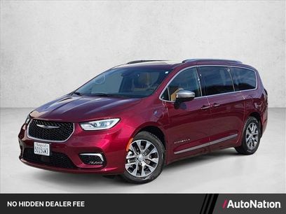 Used 2023 Chrysler Pacifica Pinnacle