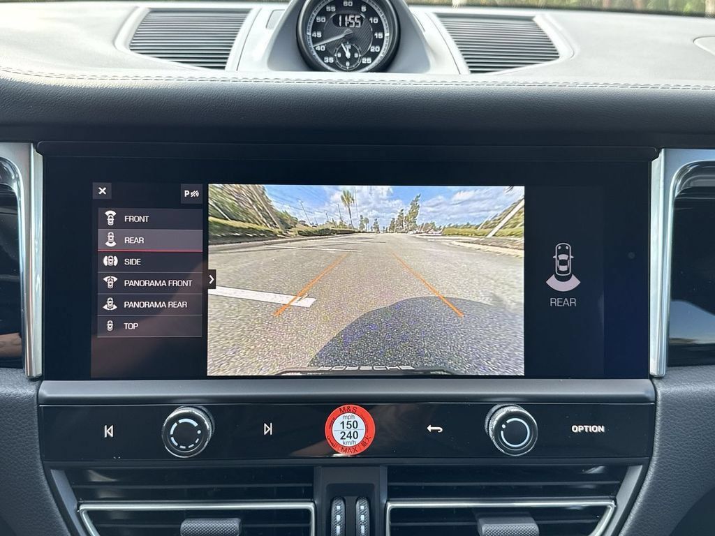 Certified 2026 Porsche Macan AWD/4WD image 13