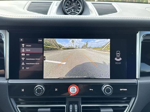 Certified 2026 Porsche Macan AWD/4WD image 13