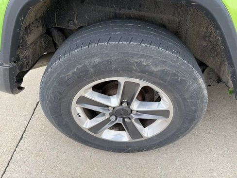 Used 2020 Jeep Wrangler Unlimited Sahara w/ Uconnect 4C Nav & Sound Group image 9