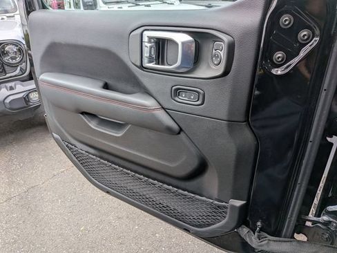 Used 2022 Jeep Wrangler Unlimited Rubicon w/ Xtreme Recon 35" Tire Package AWD/4WD image 21