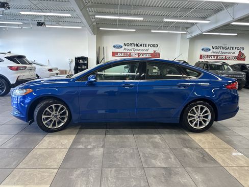 Used 2017 Ford Fusion SE w/ Fusion SE Technology Package image 15