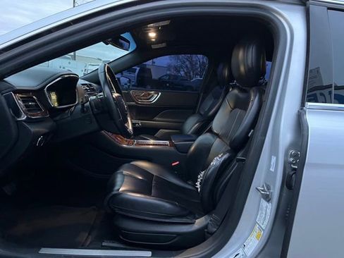 Used 2018 Lincoln Continental Premiere image 24