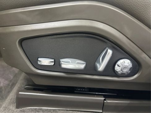 Used 2017 Porsche Panamera 4 image 25