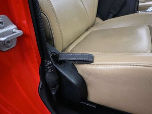 Used 2018 Jeep Wrangler Unlimited Rubicon AWD/4WD image 37