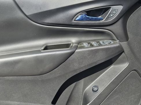 Used 2022 Chevrolet Equinox LT w/ Driver Convenience Package image 23