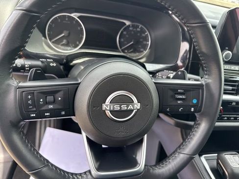 Used 2025 Nissan Pathfinder SV AWD/4WD image 18