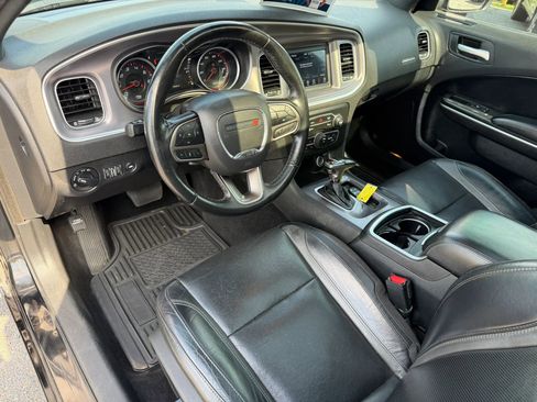 Used 2021 Dodge Charger SXT w/ Leather Interior Group RWD image 6
