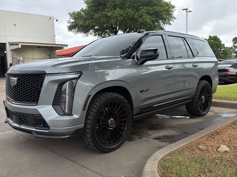 Used 2026 Cadillac Escalade V w/ LPO, ONYX Package AWD/4WD image 1