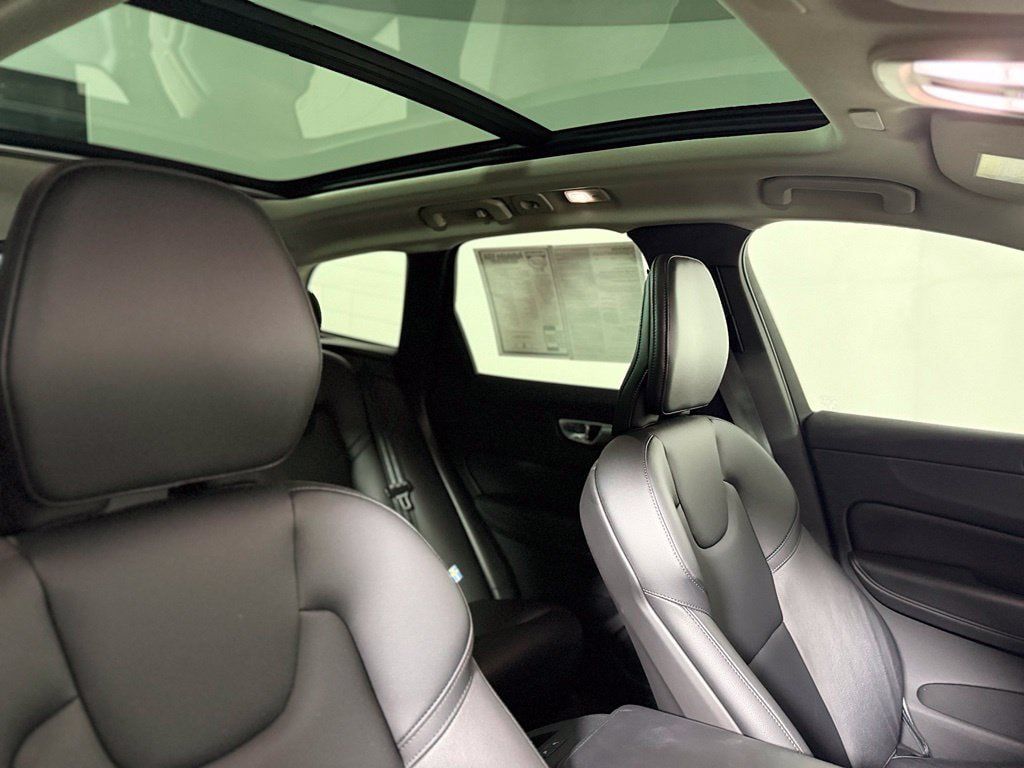 Used 2024 Volvo XC60 B5 Core w/ Protection Package Premier AWD/4WD image 26