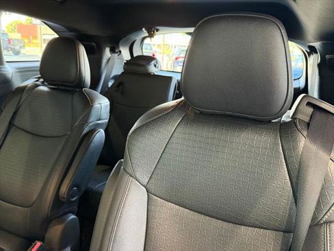 Certified 2025 Toyota Sienna XLE Woodland Edition AWD/4WD image 34