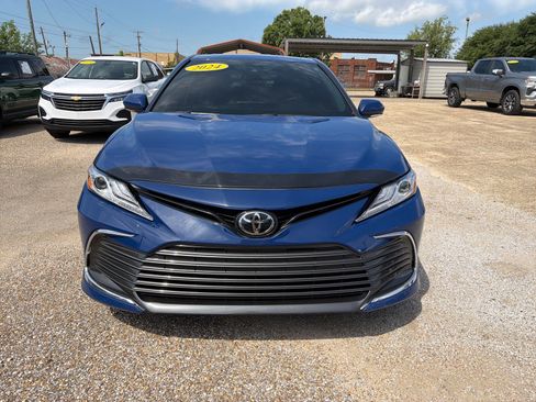 Used 2024 Toyota Camry XLE FWD image 7
